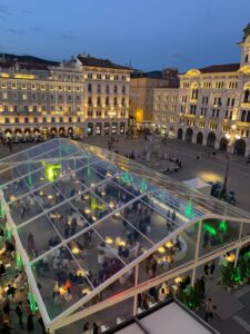 18. evento azinedale in piazza a Trieste
