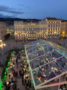 19.Piazza Unità d_Italia Trieste -Whitent 20 mt