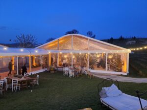 26.Whitent in giardino