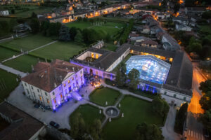 7.Villa, chiostri e giardini- tenda 30 mt cristal