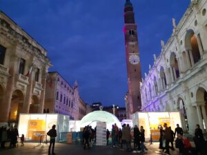12. Piazza dei Signori Vicenza- Kube 5X5jpg